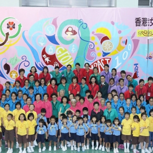發行紀念郵票－－「香港女童軍百周年」